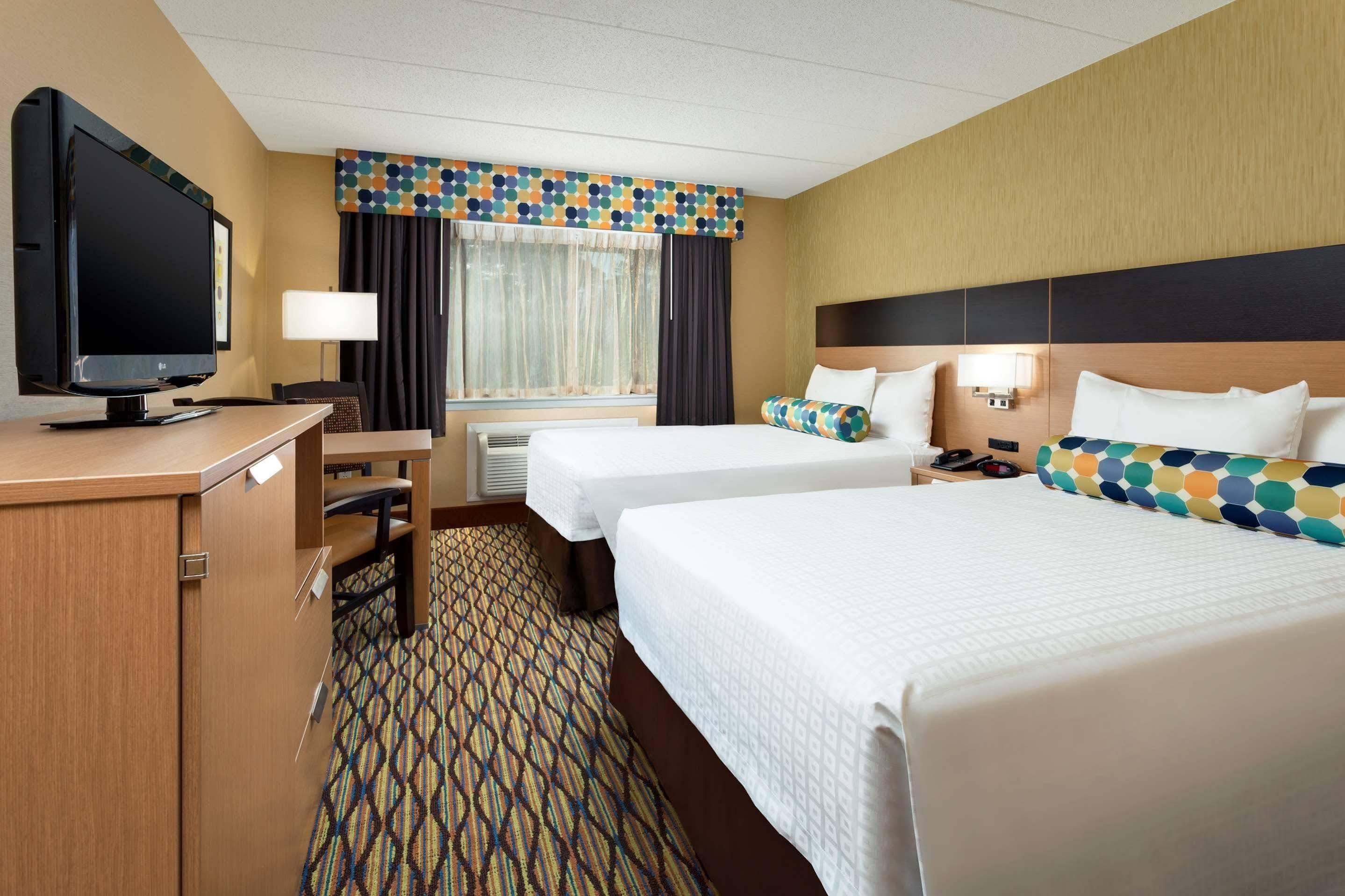 Best Western Leisure Inn Lakewood Buitenkant foto
