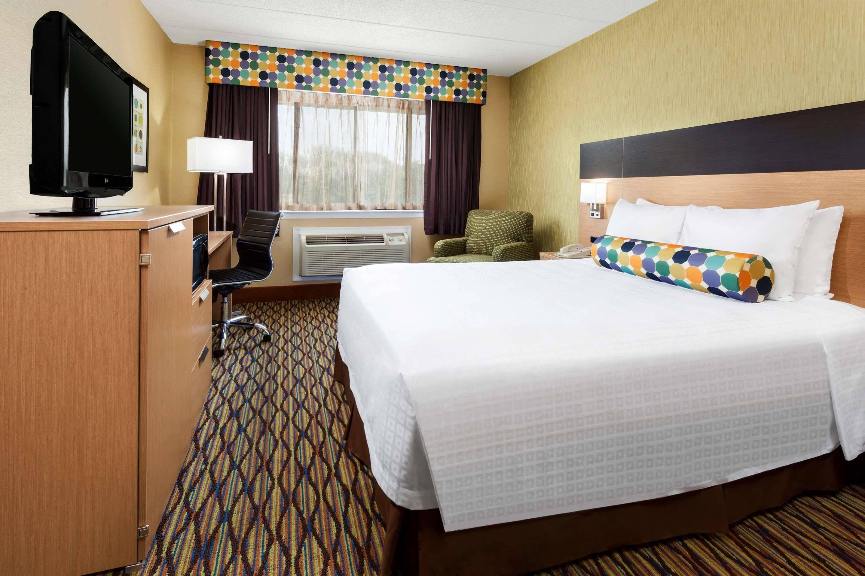 Best Western Leisure Inn Lakewood Buitenkant foto